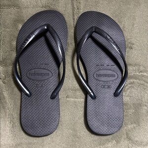 NWOT Women’s Havaianas Slim Flip Flop in Black